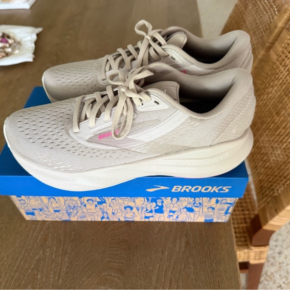 Brooks adrenaline GTS24 - Picture 7 of 9